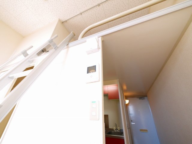 セキュリティ　お顔が見えるモニター付きインターホンもございます。