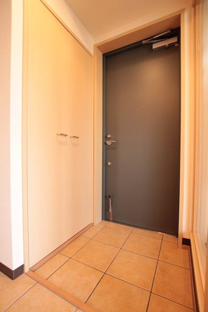 玄関　同物件別号室