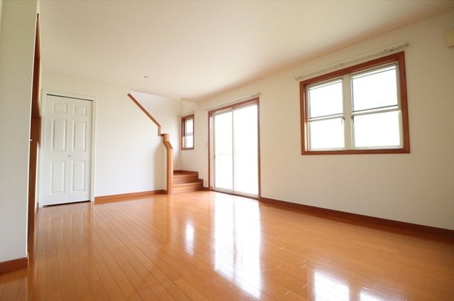 居室・リビング　使いやすい形の為、レイアウトを楽しめます♪