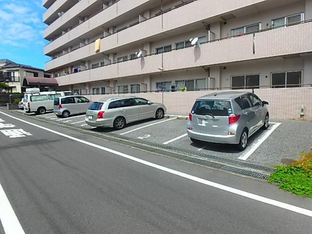 駐車場　敷地内駐車場