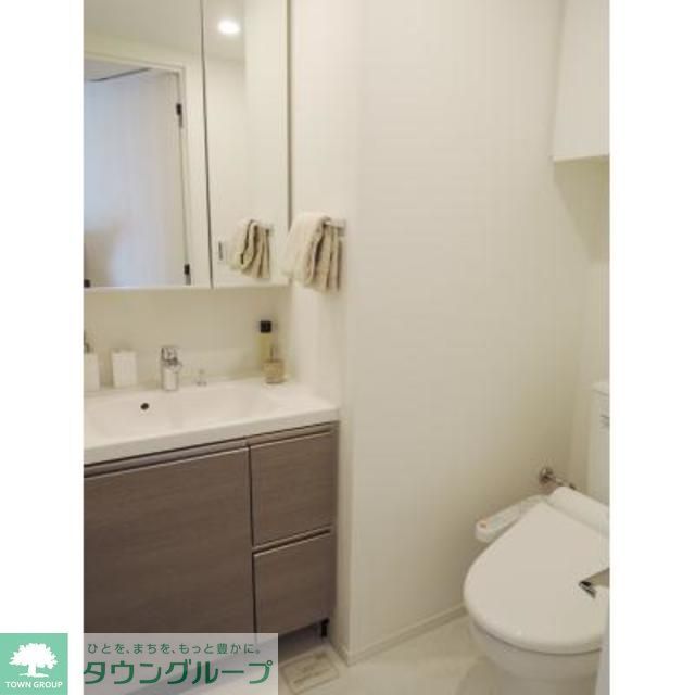 洗面設備　※写真は同タイプ住戸です。