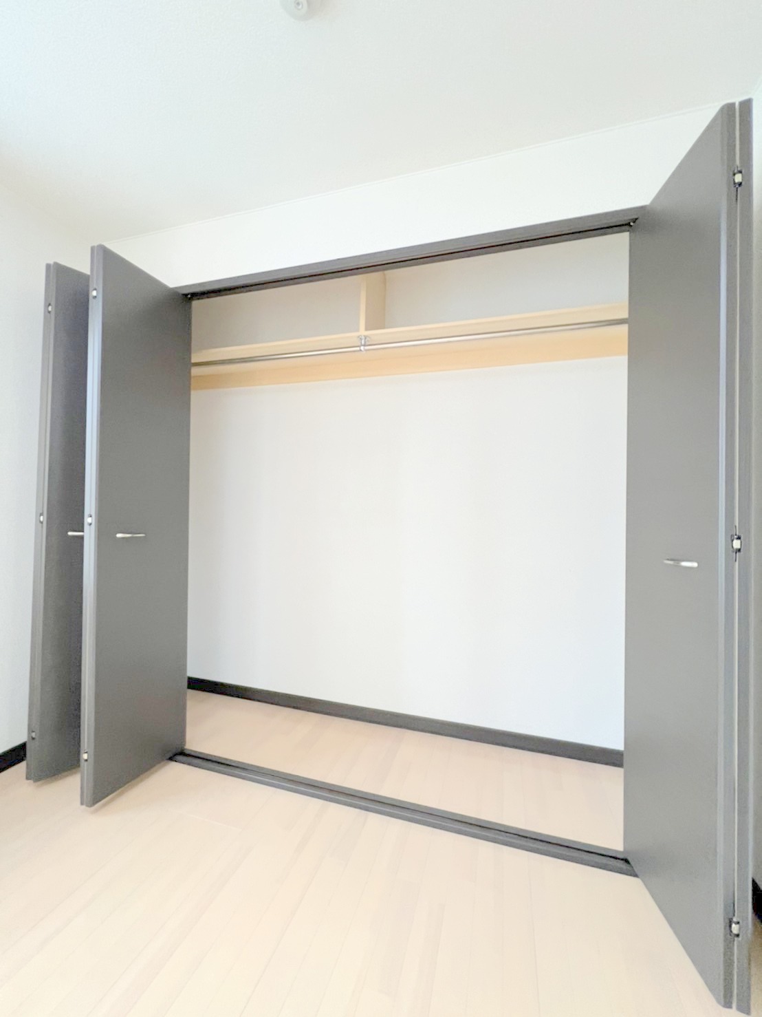 収納　衣類の収納に便利なクローゼットが付いています！