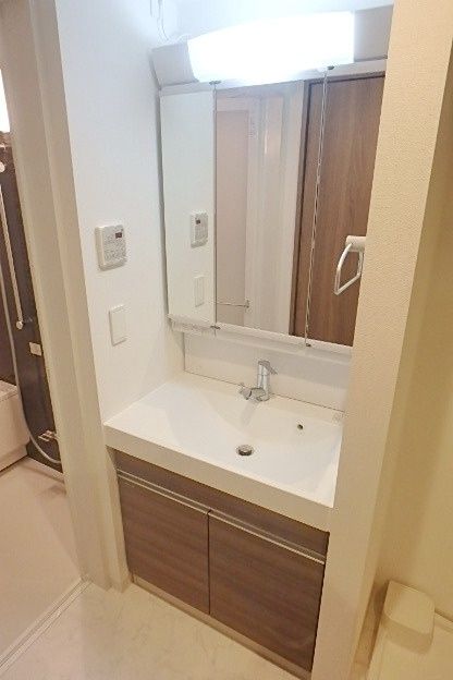 洗面設備　スペースが確保できる洗面所です