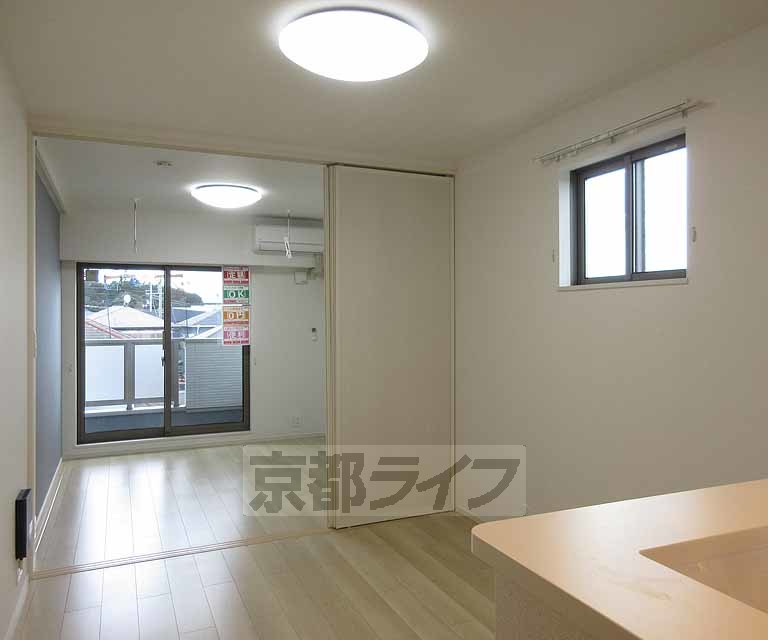 居室・リビング　明るいリビングです！