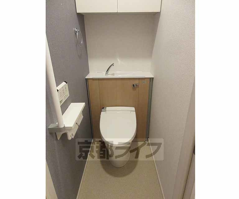 トイレ　ウォシュレット付・