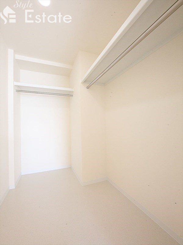 収納　ウォークインクローゼット