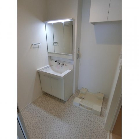 洗面設備　同一施工会社。同一仕様内装です。