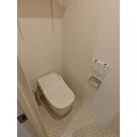 トイレ　同一施工会社。同一仕様内装です。