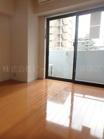 居室・リビング　別号室参考写真