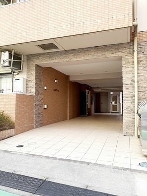 エントランス　清潔なエントランスです