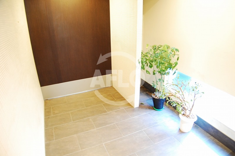 ロビー　W.O.B.阿波座（ウォブ阿波座）　ロビー