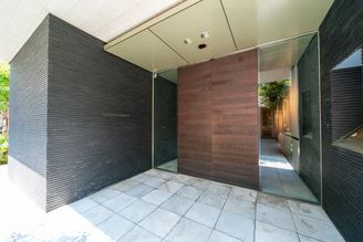 エントランス　★高級感あるエントランス★