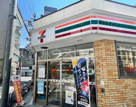 コンビニ　セブンイレブン 大阪安堂寺町1丁目店（コンビニ）まで106m