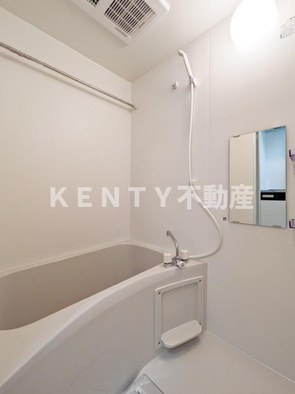 バス・シャワールーム　落ち着いた空間のお風呂です