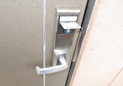 玄関　カードキー