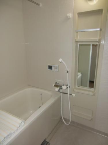 バス・シャワールーム　別部屋の参考写真です