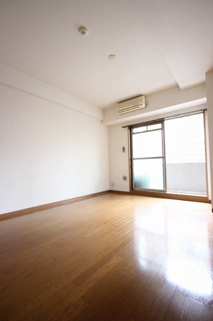 居室・リビング　別号室写真