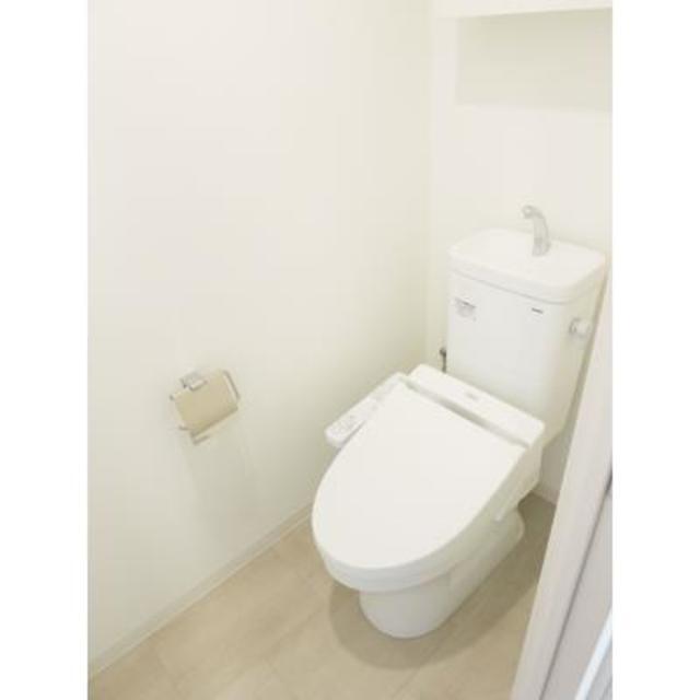 トイレ　※写真は同タイプ住戸です。