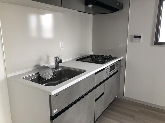 キッチン　コンパクトなキッチンで掃除もラクラク