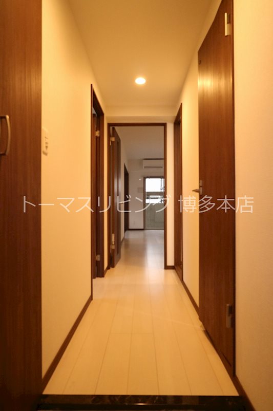 玄関　※参考写真