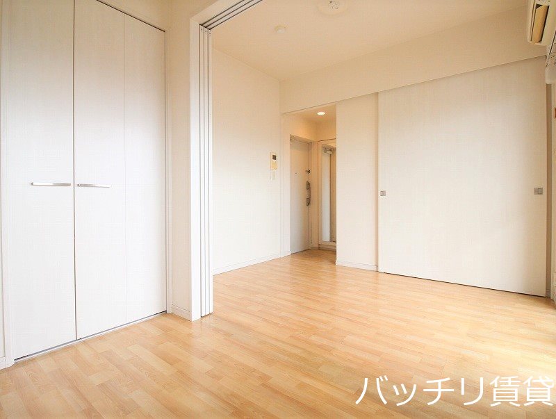 居室・リビング　別号室タイプの為、現状を優先致します。