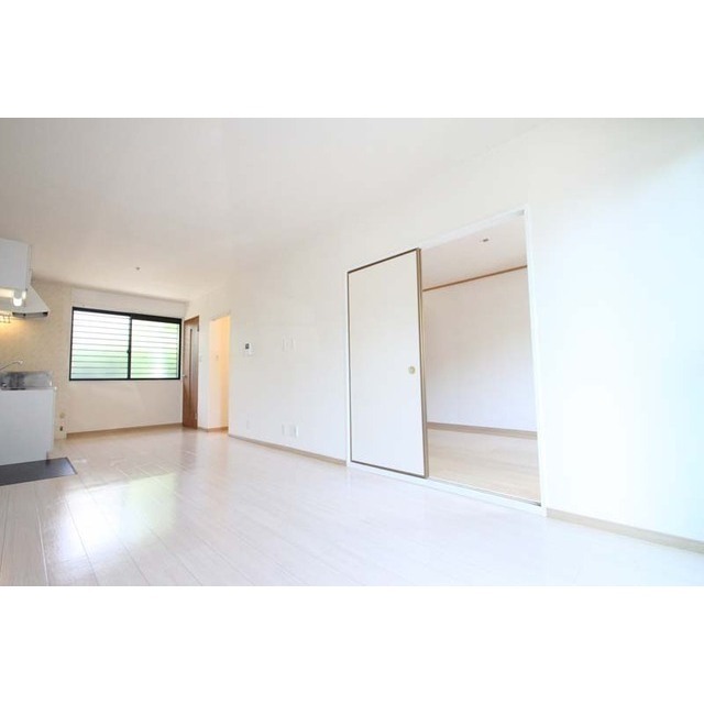 居室・リビング　※写真はＡ１０３にて撮影（現況優先）