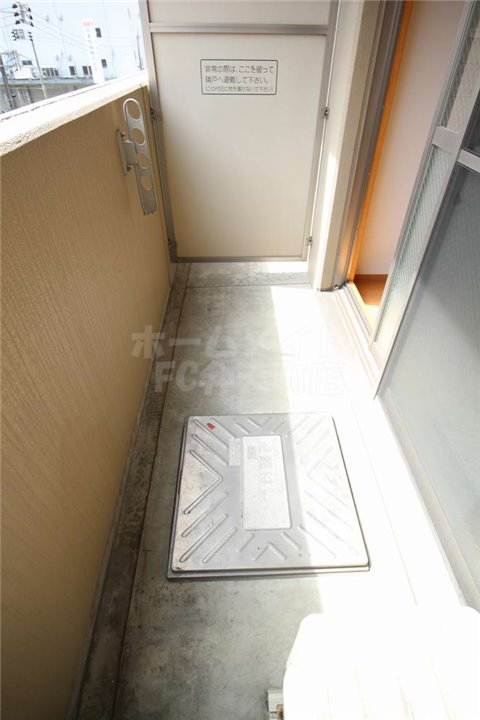 バルコニー　外からの目が気にならないバルコニーで洗濯物が干せます