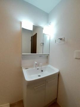 洗面設備　洗髪洗面化粧台