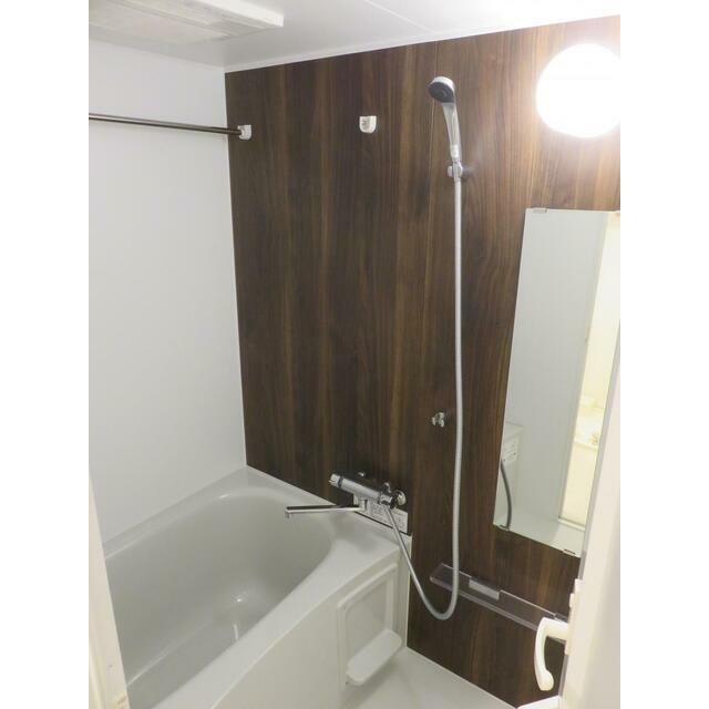 バス・シャワールーム　※他のお部屋のお写真です。