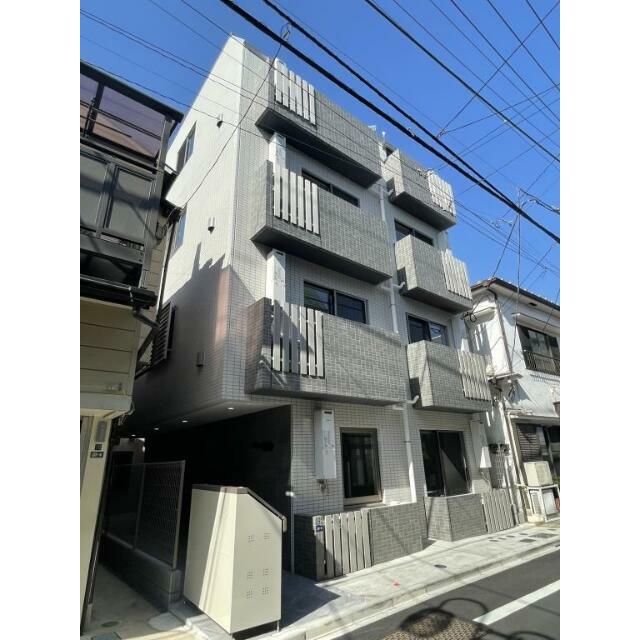 建物外観　鉄筋コンクリート造のがっちりとした建物。