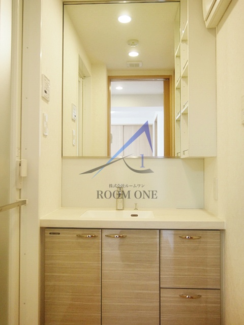 洗面設備　独立洗面台です。