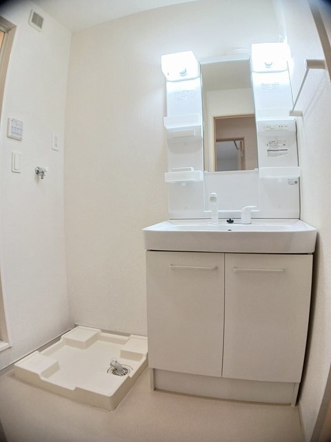 洗面設備　★身支度に便利な独立洗面台★