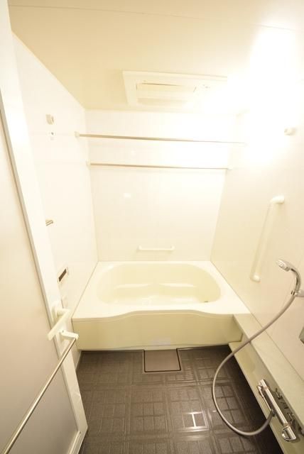 バス・シャワールーム　★浴室乾燥機ついてます★