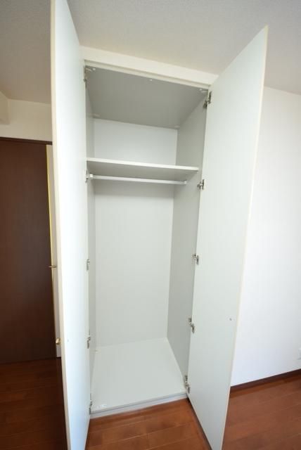 収納　★洋室のクローゼットです★