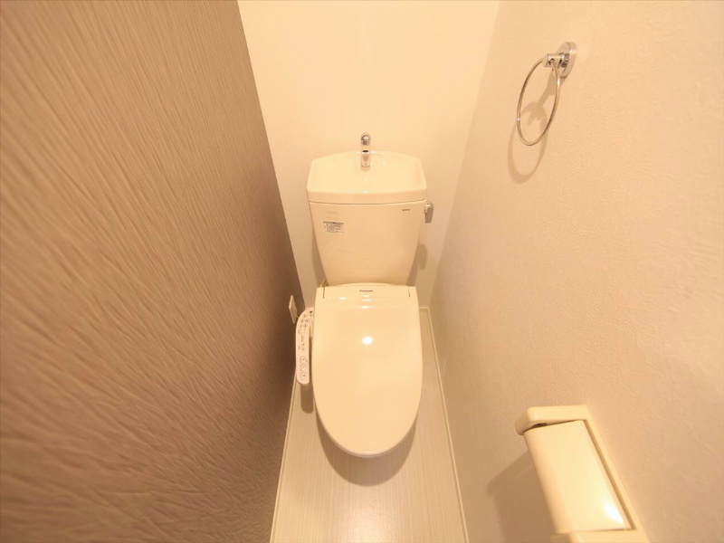 トイレ　温水洗浄暖房便座付トイレ