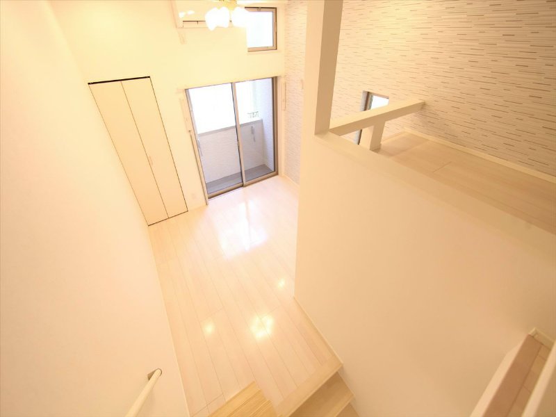 バルコニー　洋室6帖　ロフト5.7帖（収納でもお部屋でも使えます）