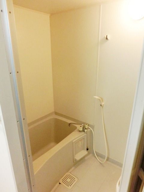 バス・シャワールーム　綺麗なバスルーム。