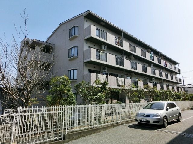 建物外観　静かな住宅街にあります。