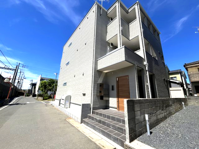 建物外観　★ペット相談（小型犬・猫1匹迄）★オートロック★宅配BOX★