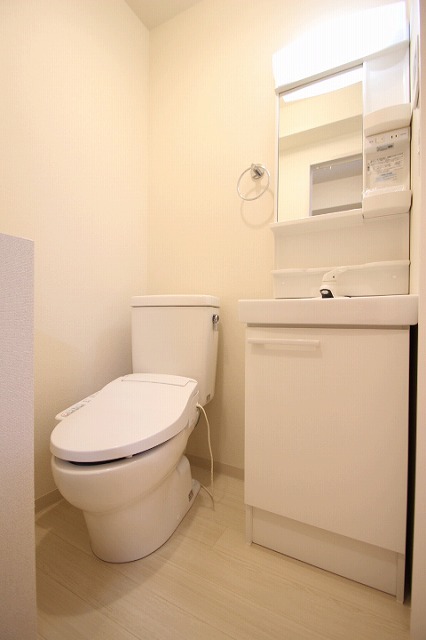 洗面設備　写真は別号室のものです。