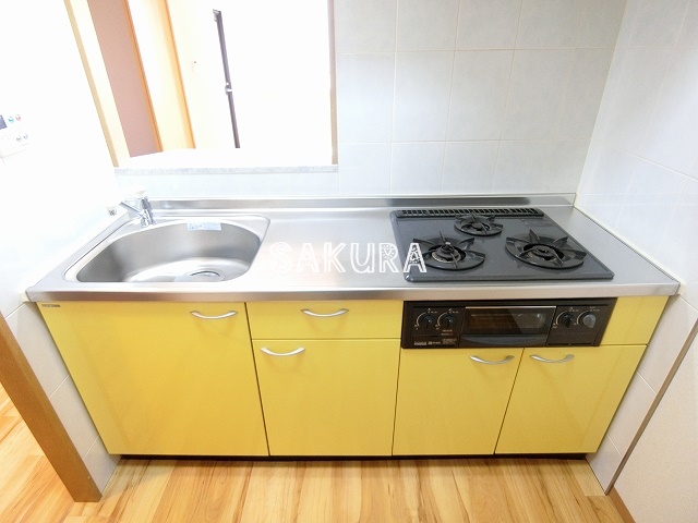 キッチン　広々使える快適な調理スペースです♪