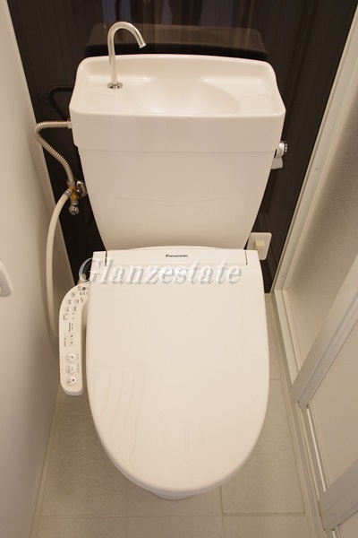 トイレ　☆温水洗浄便座完備のトイレ☆