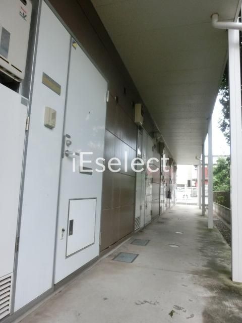 エントランス　不在時に便利な宅配ボックス付き