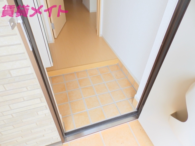 玄関　同型反転タイプです