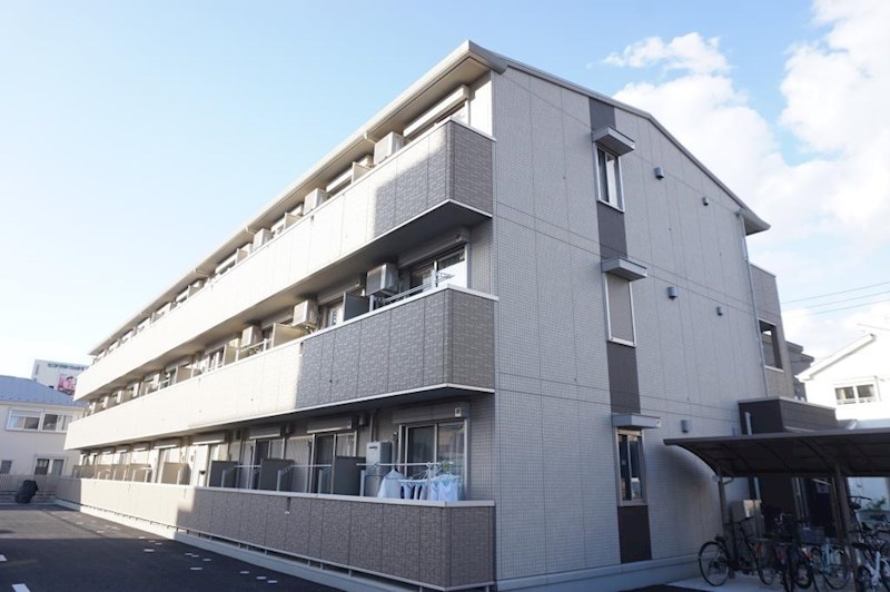 建物外観　☆越谷駅徒歩8分（640ｍ）☆