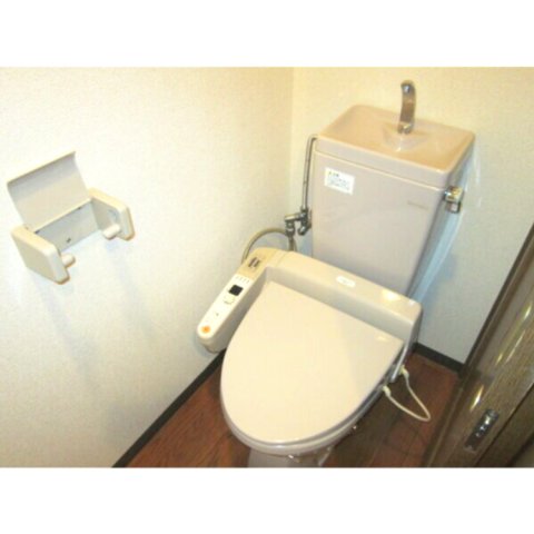 トイレ　※写真は同じマンションの違う部屋のものになります。