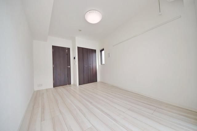 居室・リビング　★白く明るいお部屋です★