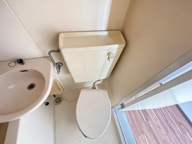 トイレ　別号室の写真です