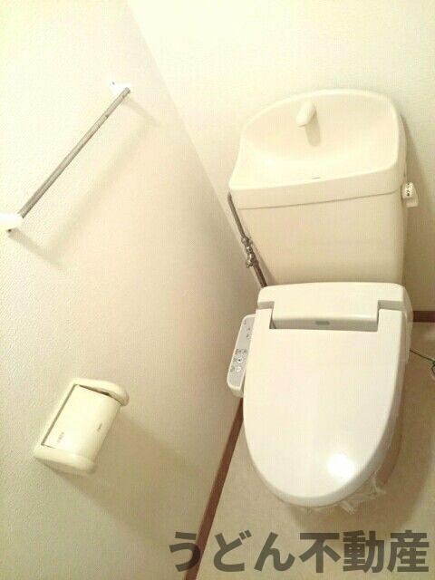 トイレ　うどん県のお部屋探しはうどん不動産へ うどんちゃんとLINE