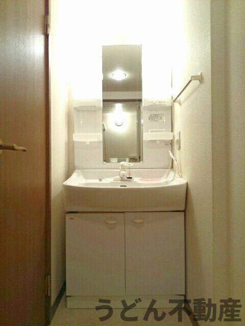 洗面設備　うどん県のお部屋探しはうどん不動産へ うどんちゃんとLINE